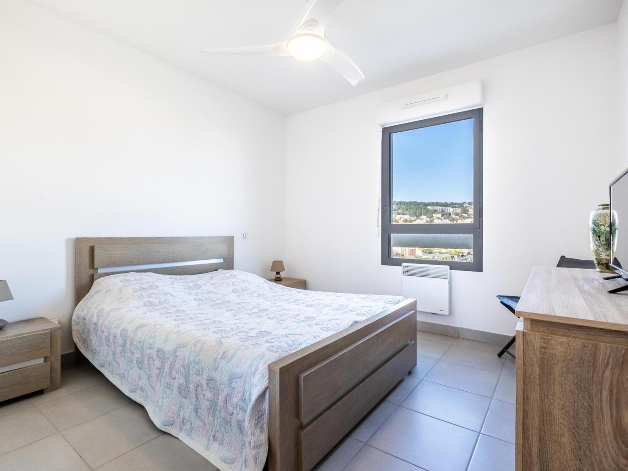 Sète, 2 Pièces, 4 Personnes - Fr-1-472-172