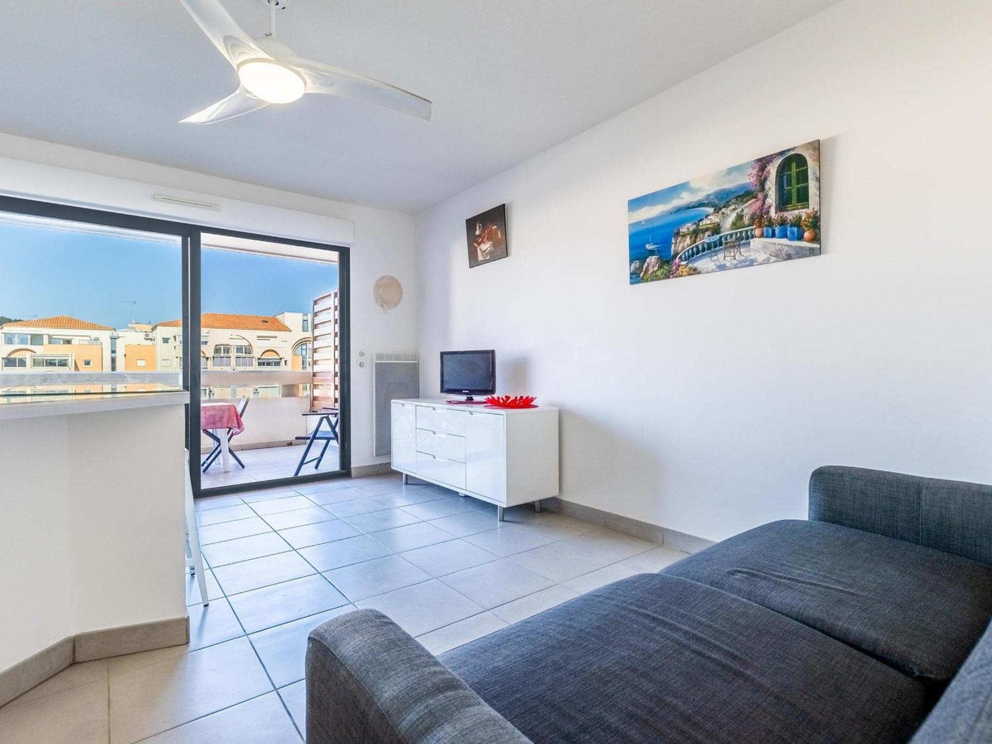 Sète, 2 Pièces, 4 Personnes - Fr-1-472-172 Sète